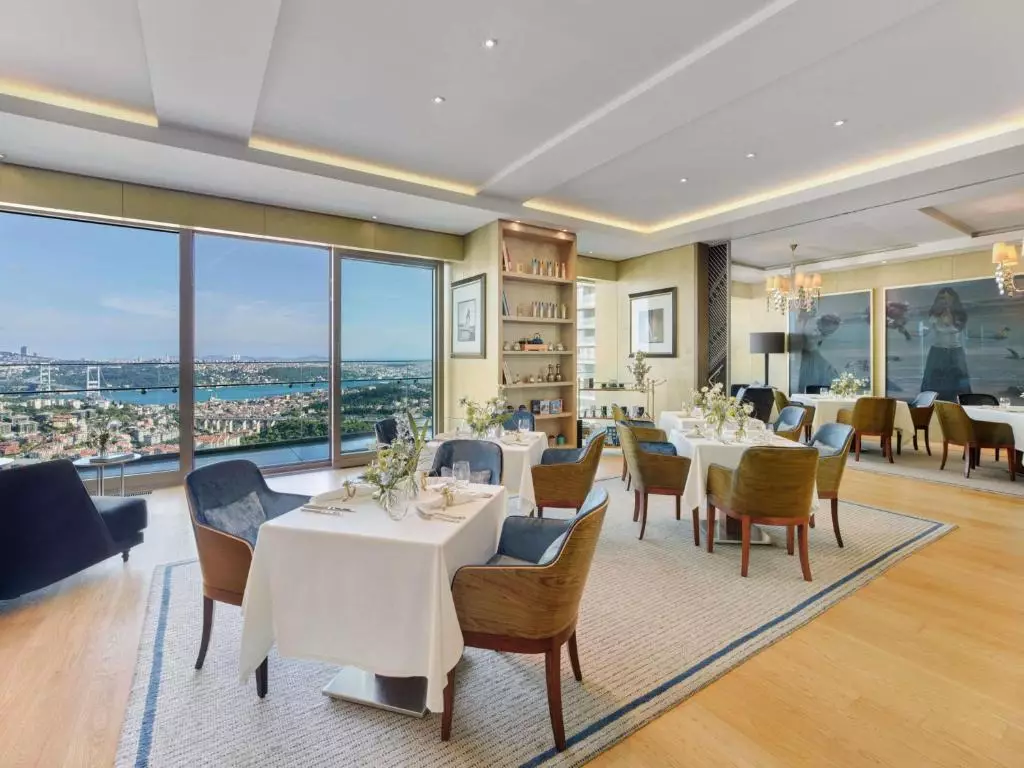 رستوران Raffles Istanbul